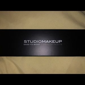 Studio Makeup Easy to Wear Eyeshadow Pallette